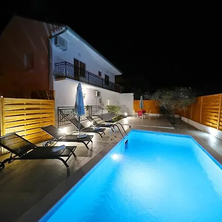Luxury Apartment Petra With Private Pool Zadar Exterior photo