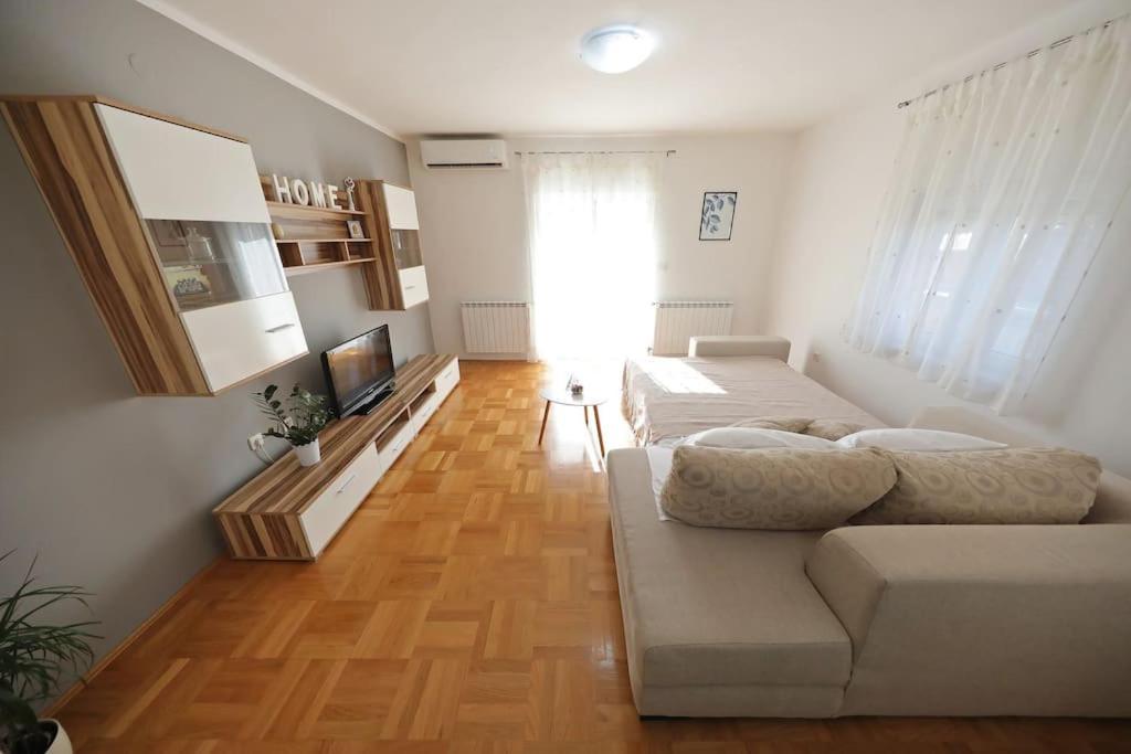 Apartment Luxury Petra With Private Pool