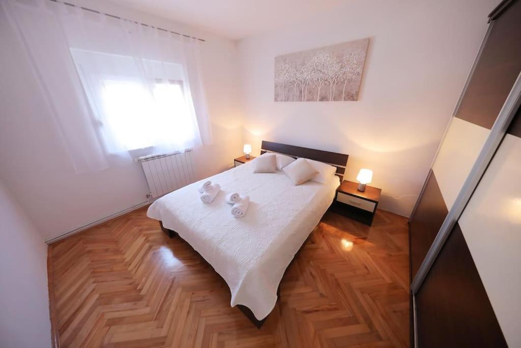 Luxury Petra With Private Pool Zadar