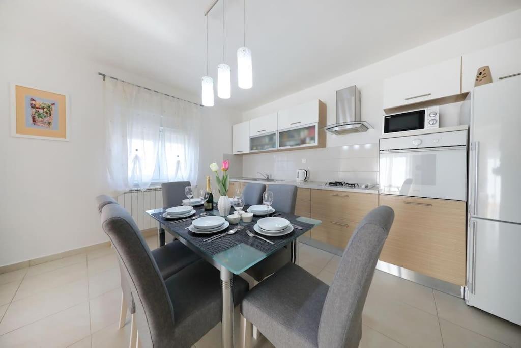 Luxury Petra With Private Pool Zadar